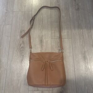 NWOT Moda Luxe Women's Crossbody Purse Expanding Bottom‎ Brown Fold Over Top